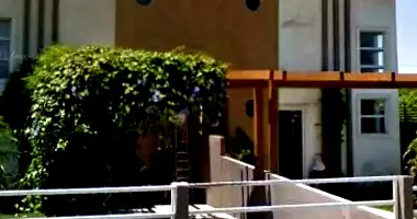 Casa com 3 quartos, 2 banheiros, 1 vaga, 133,7m² construída, ocupada