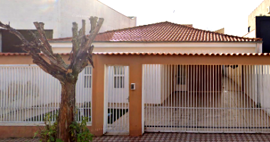 Casa com 3 quartos, 2 banheiros, 170m² construída, desocupada