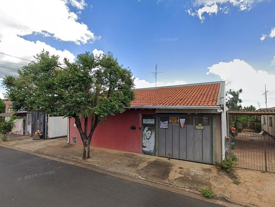 Casa com 2 quartos, 1 banheiro, varanda e garagem, 191,9m² construída