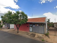 Casa com 2 quartos, 1 banheiro, varanda e garagem, 191,9m² construída