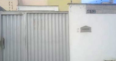 Casa com 2 quartos, varanda e 67,75m²