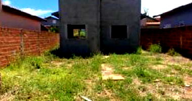 Casa com 1 quarto, 1 banheiro e 1 vaga de garagem