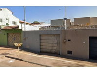 Casa Ocupada com 2 Quartos e Varanda Gourmet em Goiânia