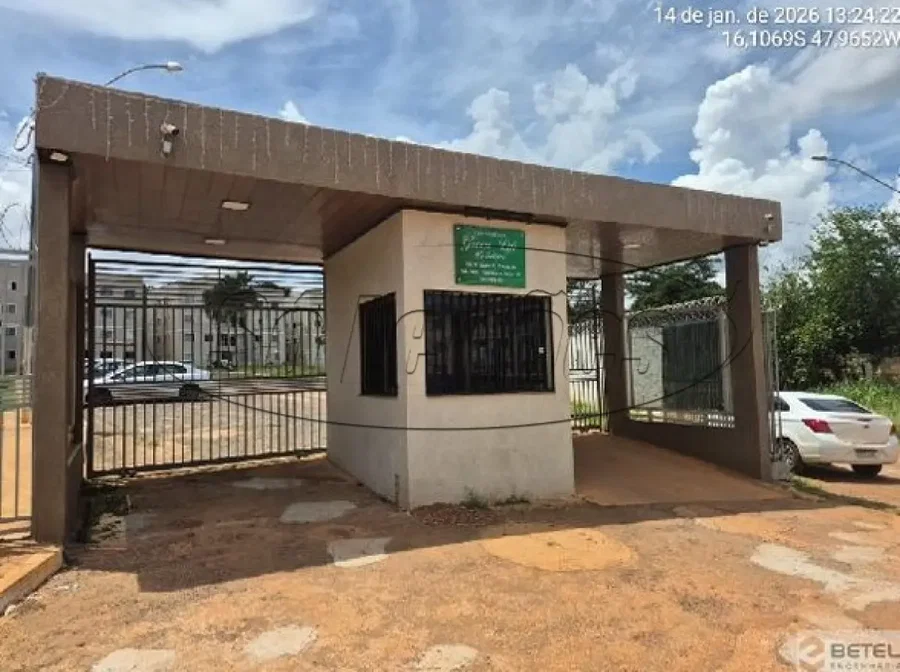 Apartamento com 2 quartos, varanda e 1 vaga de garagem