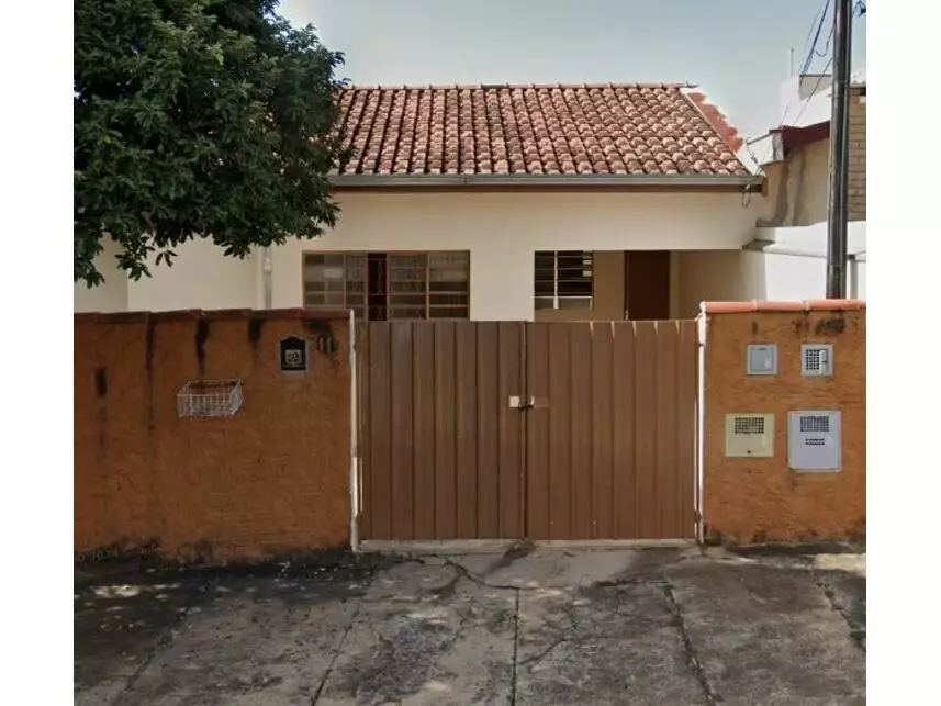 Casa Residencial em Leilão com 4 Quartos e 2 Banheiros