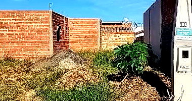 Terreno de 182 m² com construção existente