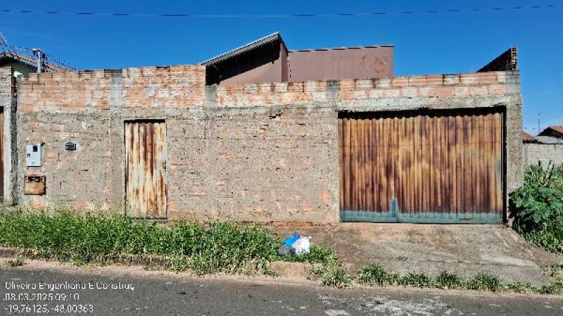 Casa com 57,37m² área privativa, 2 quartos, 1 banheiro