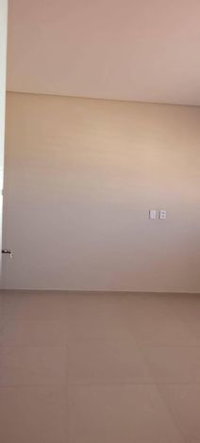 Casa padrão 3 quartos, 5 banheiros, 1 vaga, piscina - Quixadá/CE