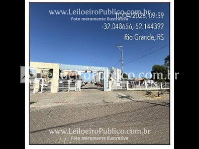 Apartamento 42m² com 2 Quartos em Condomínio