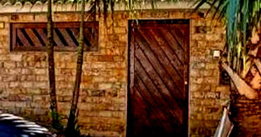 Casa aconchegante com 2 quartos e 3 banheiros, 160m² construída, ocupada