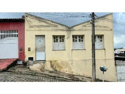Casa Residencial em São Francisco de Assis, 4 quartos, 100m²