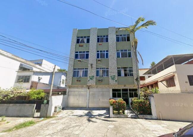 Apartamento com 3 Pavimentos e Garagem na Ilha do Governador