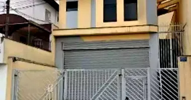 Casa em Leilão com 349m² Construída e 258m² de Terreno