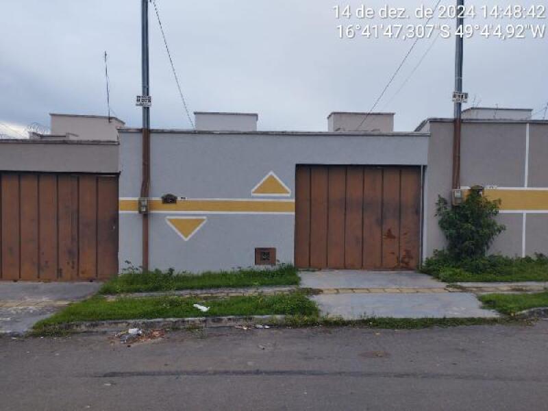 Casa com 2 Quartos e Varanda em Senador Canedo