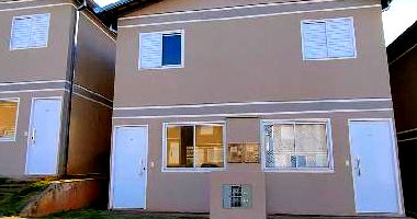 Casa com 2 quartos, 1 banheiro, 1 vaga e 68,64m² privativos