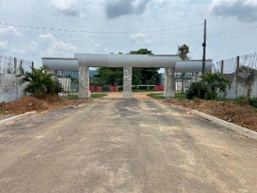 Casa 3 quartos 1 banheiro 1 sala 316m² construída Ocupado