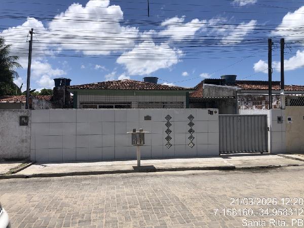 Casa com 2 quartos, 2 banheiros e 66,85m² de área privada