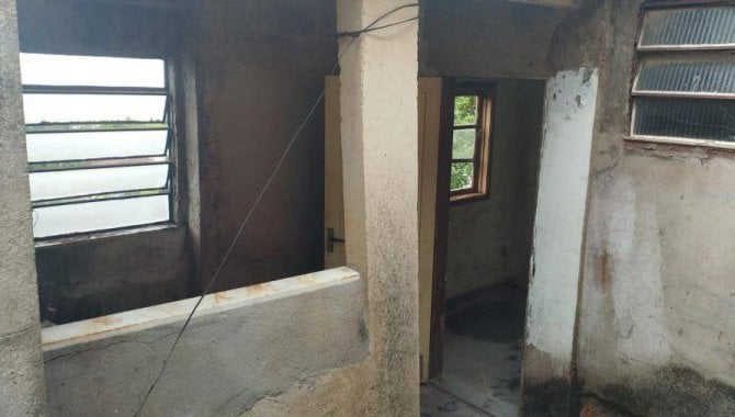Casa com 2 quartos, 2 banheiros e 1 vaga de garagem