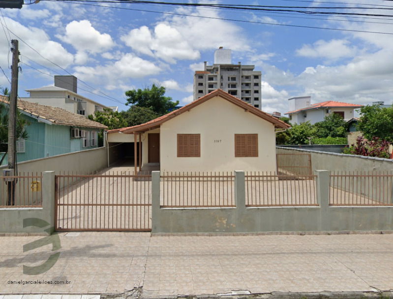 Terreno Urbano com Casa em Tubarão/SC