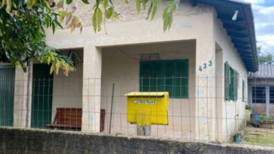 Casa Ocupada com 171m² de Área Construída