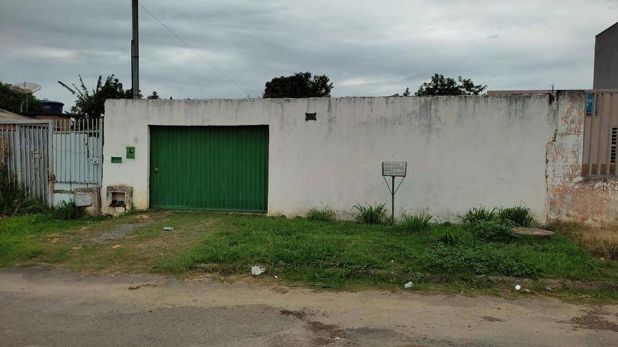Casa Padrão com 2 quartos, 1 banheiro, 2 vagas, 73.5m² construída