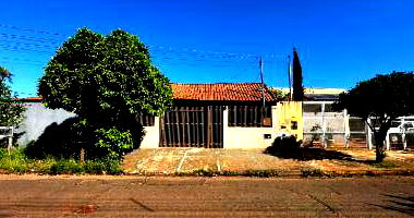 Casa com 3 quartos, 2 banheiros e 2 vagas, 184m² construída