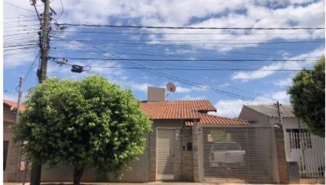 Casa padrão 3 quartos 3 banheiros 1 vaga 189m² ocupada