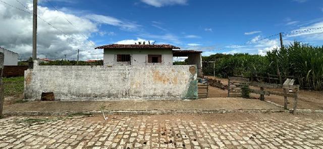 Casa com 2 quartos, 1 banheiro, 61.87m², ocupada