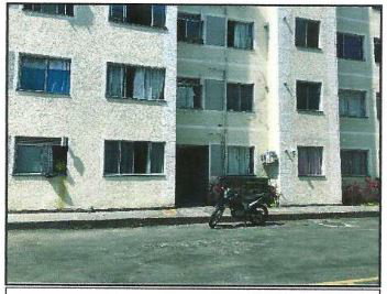 Apartamento com 2 Quartos e Área de Serviço em Santa Cruz