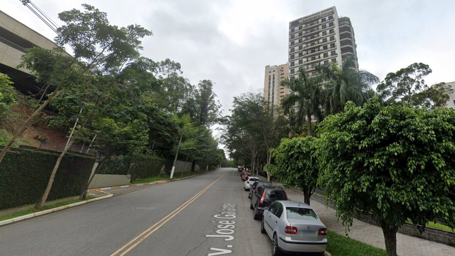Apartamento com 4 vagas e 1 depósito, 424,83 m²