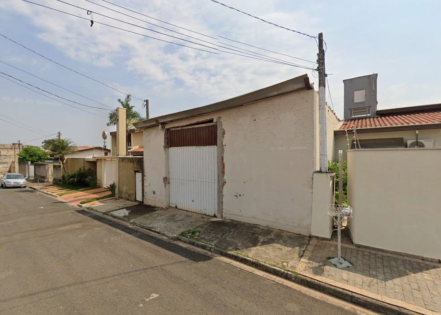 Galpão com 121m² de área construída e 300m² de terreno