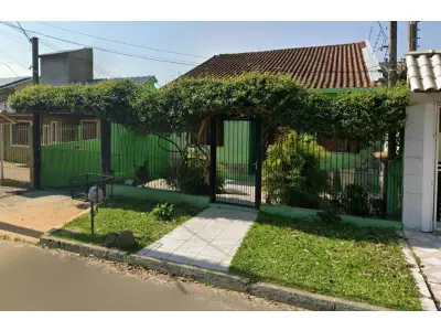 Casa com 300m² de terreno, 10m de frente, em Viamão/RS