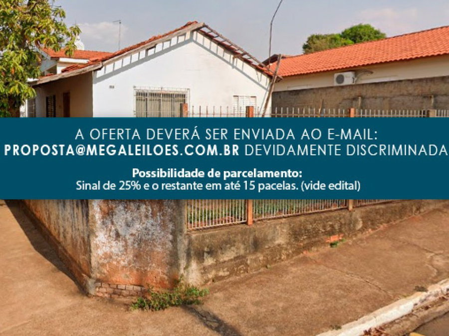 Casa com 5 cômodos em Iacanga - SP