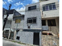 Casa ocupada com 133m² construídos