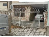 Casa ocupada com 141,35 m² construídos