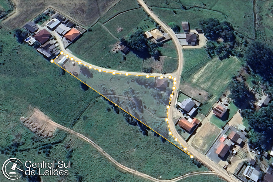Terreno com casa padrão econômico 211m², 5.600m² área total
