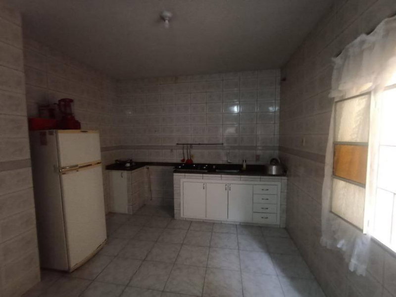Casa Ocupada com 3 Quartos e 4 Banheiros em Itaboraí