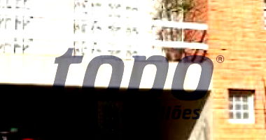 Sobrado com 3 Quartos e Piscina em Alphaville 12