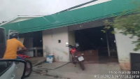 Casa com 3 quartos, 3 banheiros, 2 cozinhas, ampla área construída