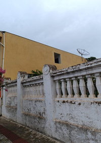 Sobrado com 2 salas comerciais e 2 apartamentos, 4 quartos, 2 banheiros, 271,85m² construídos