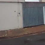 Galpão e Apartamentos em Localização Privilegiada