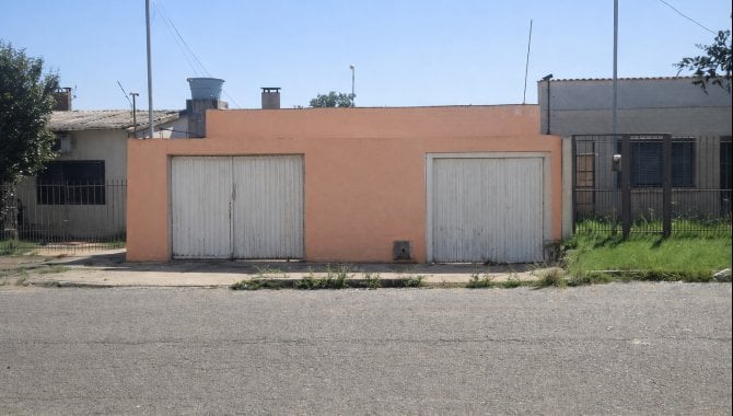 Casa com 3 quartos e 2 banheiros, 252 m², ocupada