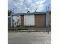 Casa com 2 quartos, 102,7m², varanda e 1 vaga de garagem