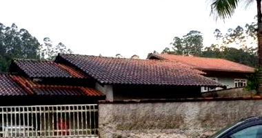 50% de casa com área de 540m² em Santa Luzia, 2 quartos, 1 banheiro