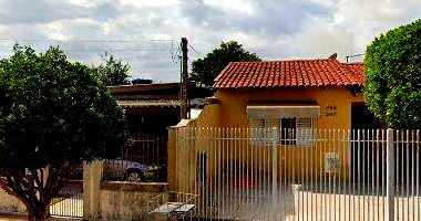 Casa ampla com 5 quartos, 2 banheiros e 2 vagas de garagem