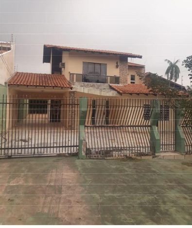 Sobrado com 3 quartos, 315m², piscina e edícula