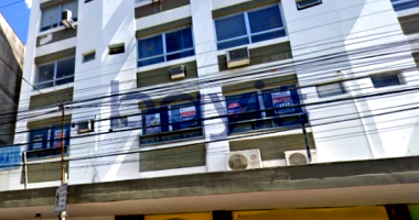 Sala Comercial com 4 salas, 3 banheiros, 113.8m² útil, desocupada