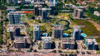 Apartamento 202 com 3 Vagas - Condomínio Barra Golden Green