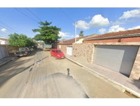 Casa com 3 suítes, 2 quartos sociais, piscina