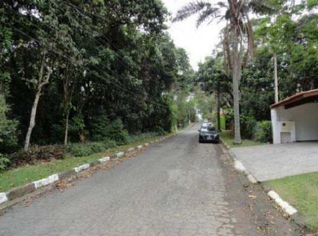 Terreno amplo de 1.200m² no Jardim Algarve